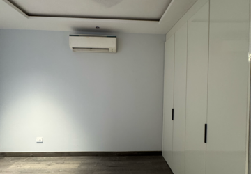 Room in 4 BHK Builder Floor at Dlf City Phase 3 – for Sale