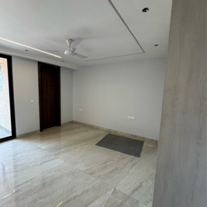 Room in 4 BHK Builder Floor at Dlf City Phase 3 – for Sale