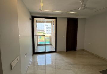 Room in 4 BHK Builder Floor at Dlf City Phase 3 – for Sale