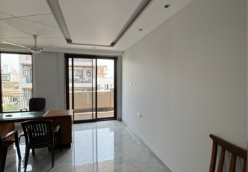 Living Room in 4 BHK Builder Floor at Dlf City Phase 3 – for Sale