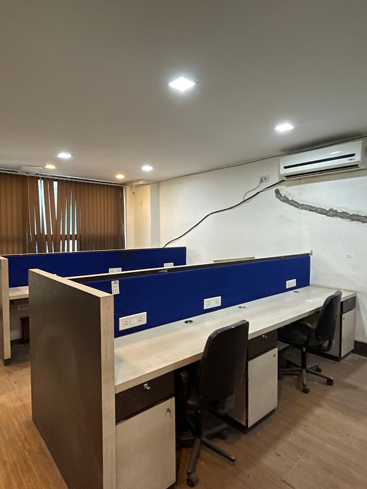 Team Area, park street Commercial Office Space 1380 Sq.Ft. In Park Street Kolkata 9380197