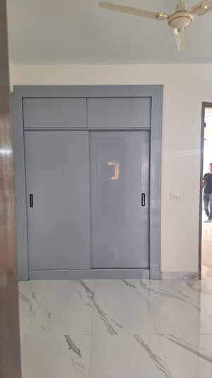 Room in 2.5 BHK Builder Floor at Smart World Gems, Sector 89 – for Rent