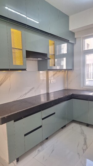 Kitchen in 2.5 BHK Builder Floor at Smart World Gems, Sector 89 – for Rent