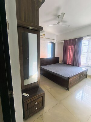 Study Room in 3.5 BHK Apartment at Amanora Victory Towers, Hadapsar – for Rent