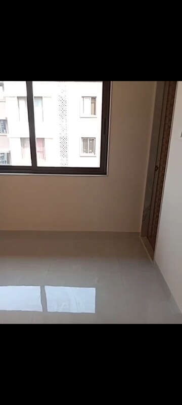 Room in 2 BHK Apartment at Kurla East – for Rent
