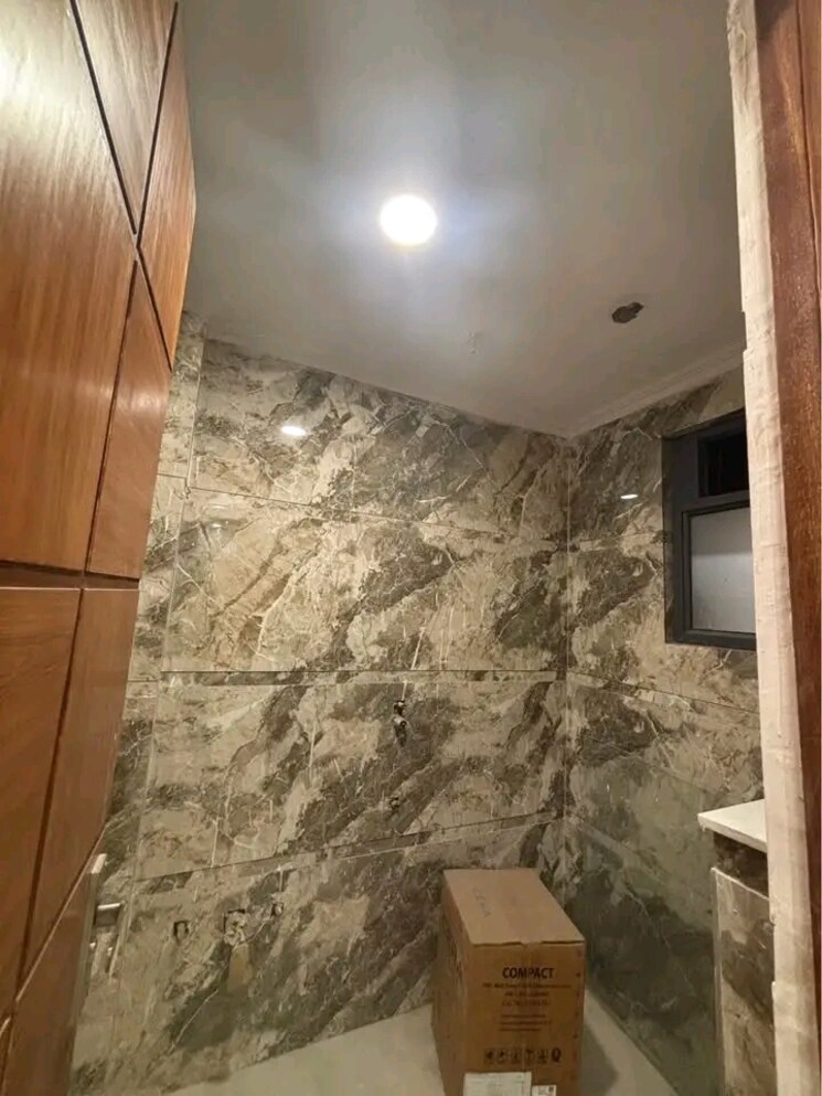 Bathroom, chattarpur 2 Bedroom 1000 Sq.Ft. Builder Floor In Chattarpur Delhi 9380520