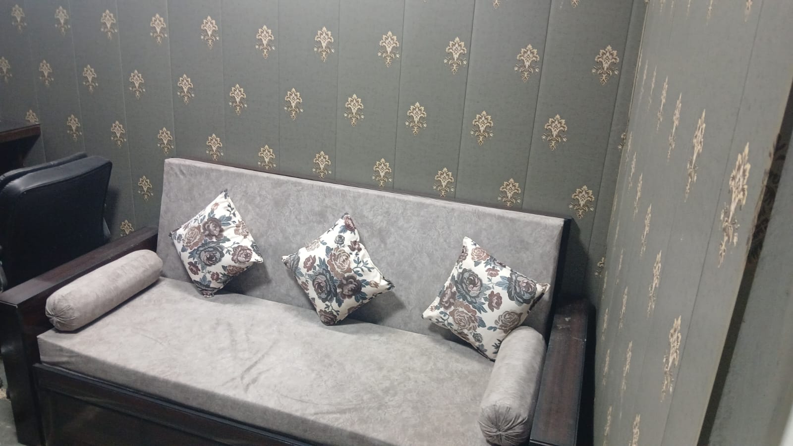 1 BHK Builder Floor For Rent in Lajpat Nagar II