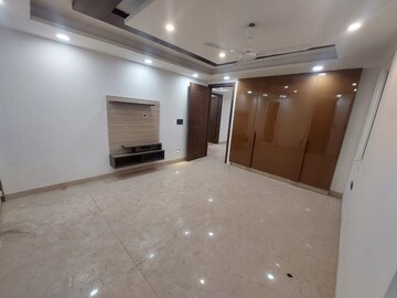 Master Bedroom in 3 BHK Builder Floor at Greater Kailash ii – for Rent