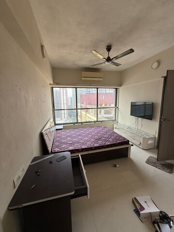 Master Bedroom in 4 BHK Apartment at Darshan Rico, Lower Parel – for Rent