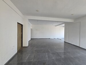 Room in  Office Space at Akota – for Rent