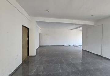 Room in  Office Space at Akota – for Rent