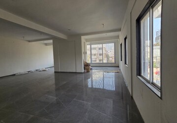 Room in  Office Space at Akota – for Rent