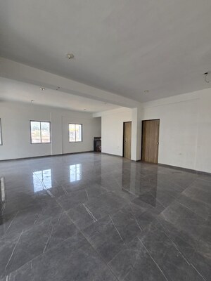 Room in  Office Space at Akota – for Rent