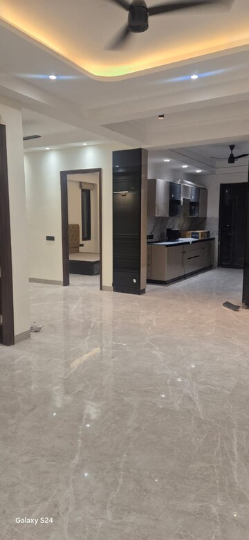 3 BHK Builder Floor For Rent in Super Mart 1, Sector 27