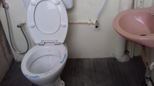 Bathroom in 1.5 BHK Independent House at Halasuru – for Rent