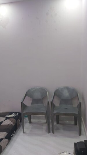 Furnished Amenities in 2.5 BHK Builder Floor at Mayur Vihar – for Sale