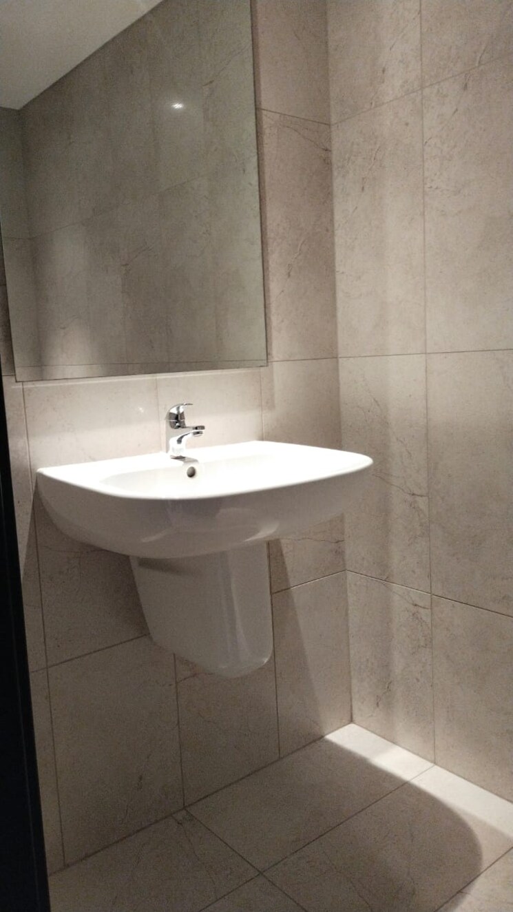 Bathroom, panchshil-towers 6 Bedroom 6214 Sq.Ft. Penthouse In Kharadi Pune 9380847