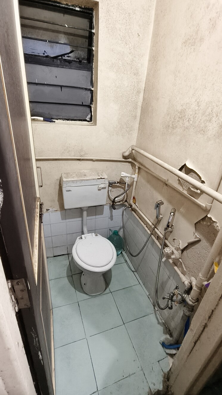 Bathroom, wadgaon sheri 1 Bedroom 584 Sq.Ft. Apartment In Wadgaon Sheri Pune 9380869