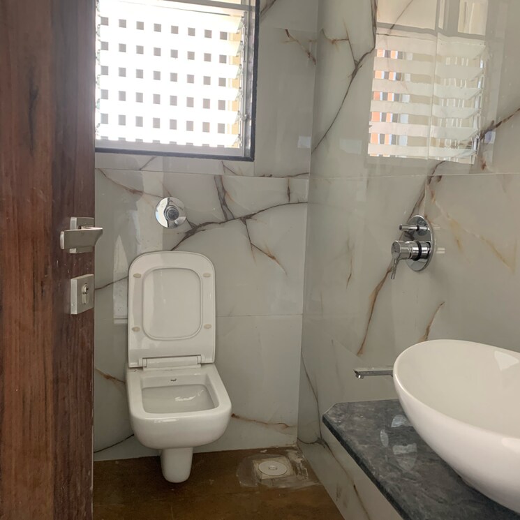 Bathroom, nisar-rajal-veer-abhimanyu-chs 2 Bedroom 566 Sq.Ft. Apartment In Kastur Park Mumbai 9380871