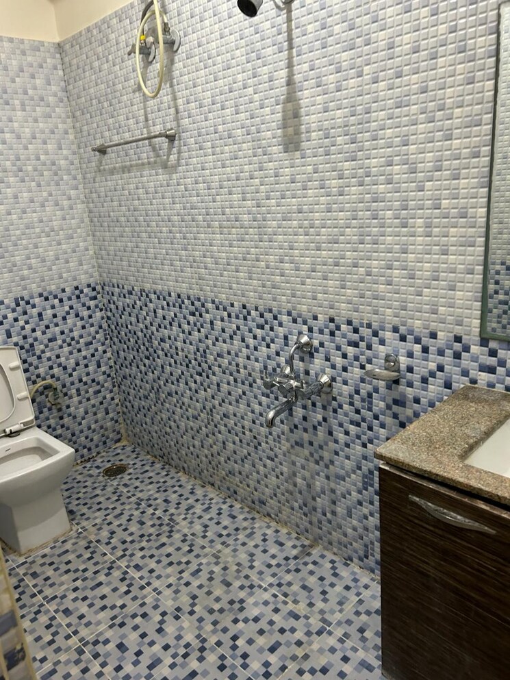 Bathroom, srinis-viviana 3 Bedroom 1680 Sq.Ft. Apartment In Sarjapur Road Bangalore 9380895