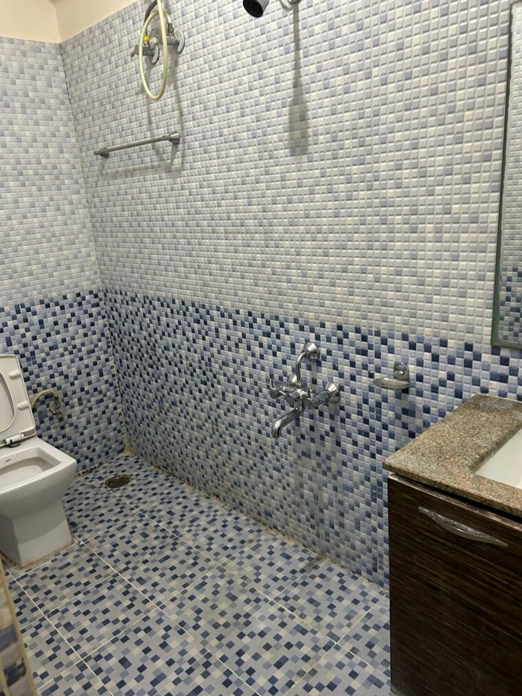 Bathroom, srinis-viviana 3 Bedroom 1680 Sq.Ft. Apartment In Sarjapur Road Bangalore 9380895