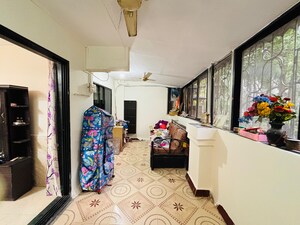 Bedroom in 2 BHK Apartment at Seawoods – for Rent