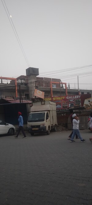 Living Room in  Shop at Vip Road – for Rent