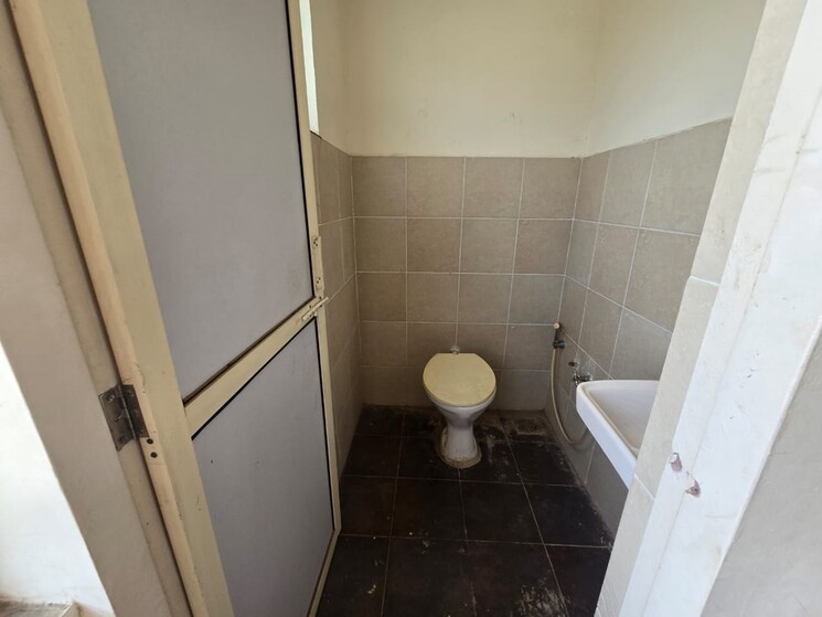 Bathroom, diwalipura Commercial Office Space 200 Sq.Ft. In Diwalipura Vadodara 9380909