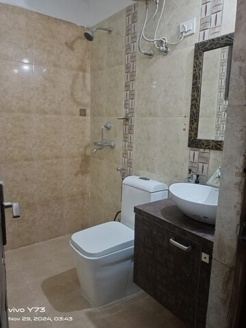 Bathroom in 3 BHK Builder Floor at Unitech South City II, Sector 50 – for Rent