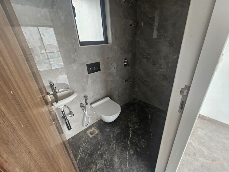 Bathroom, matunga west 2 Bedroom 747 Sq.Ft. Apartment In Matunga West Mumbai 9380917