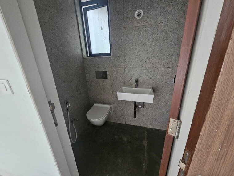 Bathroom, matunga west 2 Bedroom 747 Sq.Ft. Apartment In Matunga West Mumbai 9380917