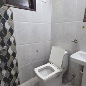 Bathroom in 1 BHK Builder Floor at Saket – for Rent