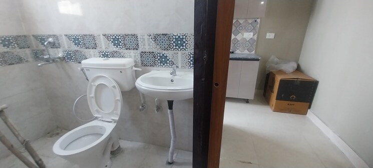 Bathroom, signature-global-prime 3 Bedroom 834 Sq.Ft. Apartment In Sector 63a Gurgaon 9380934