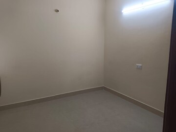 Room in 2 BHK Builder Floor at Ejipura – for Rent