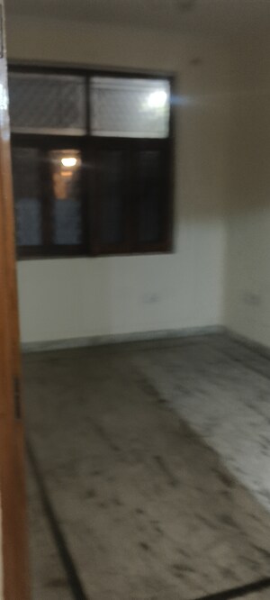 Room in 3 BHK Villa at RWA Apartments Sector 50, Sector 50 – for Rent