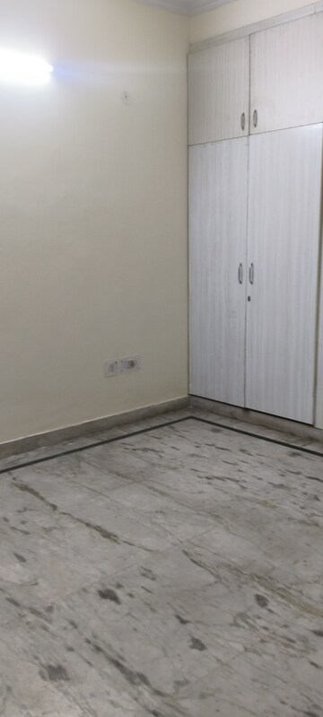 Room in 3 BHK Villa at RWA Apartments Sector 50, Sector 50 – for Rent