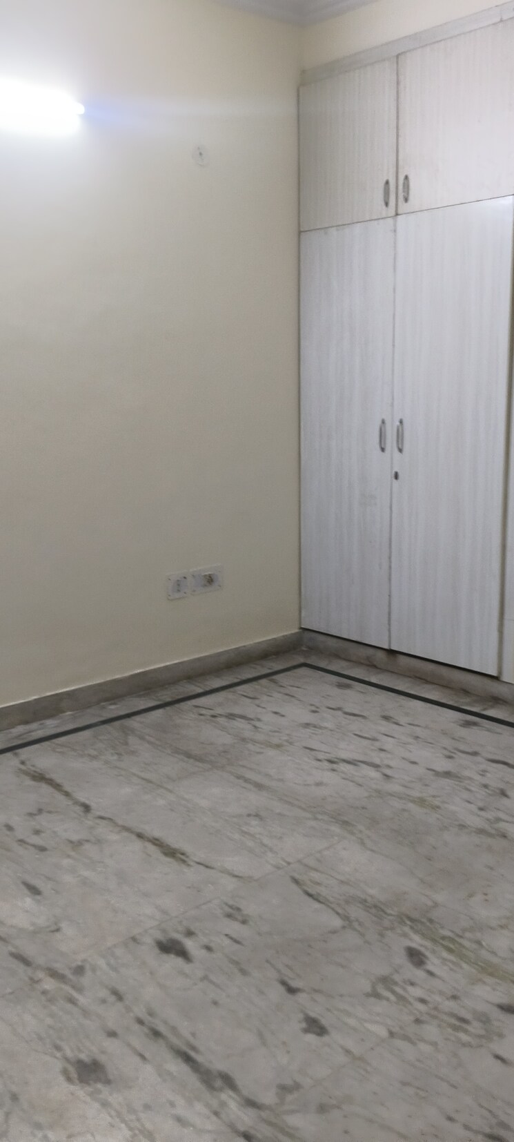 Room, rwa-apartments-sector-50 3 Bedroom 162 Sq.Mt. Villa In Sector 50 Noida 9380956