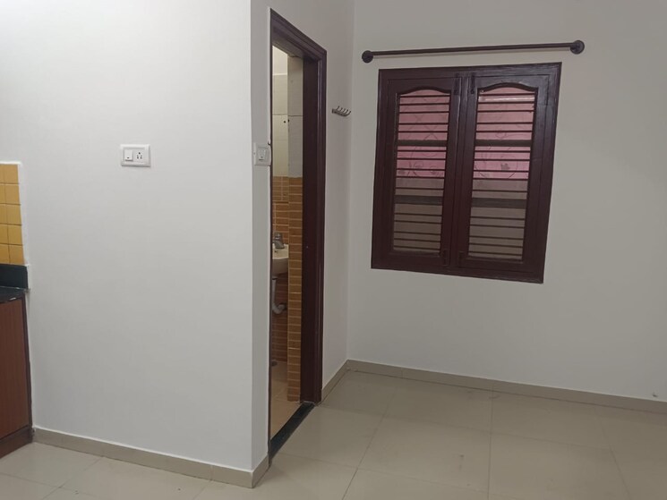 Room, koramangala 2 Bedroom 700 Sq.Ft. Apartment In Koramangala Bangalore 9380983