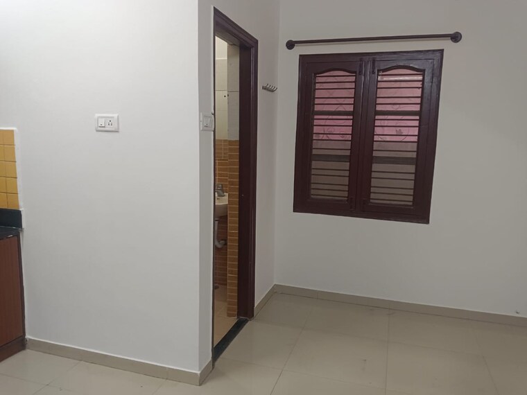 Room, koramangala 2 Bedroom 700 Sq.Ft. Apartment In Koramangala Bangalore 9380983