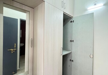 Room in 3.5 BHK Apartment at UPAVP Ganga Yamuna And Hindon Enclave, Pratap Vihar – for Rent