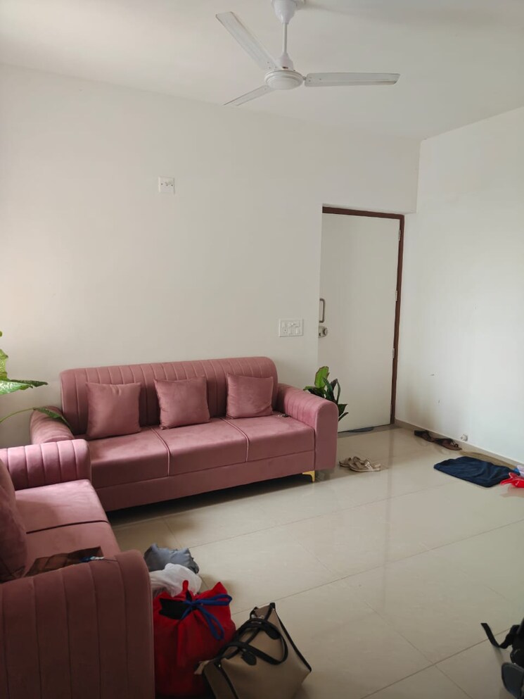 Living Room, shela 3 Bedroom 1550 Sq.Ft. Apartment In Shela Ahmedabad 9381008
