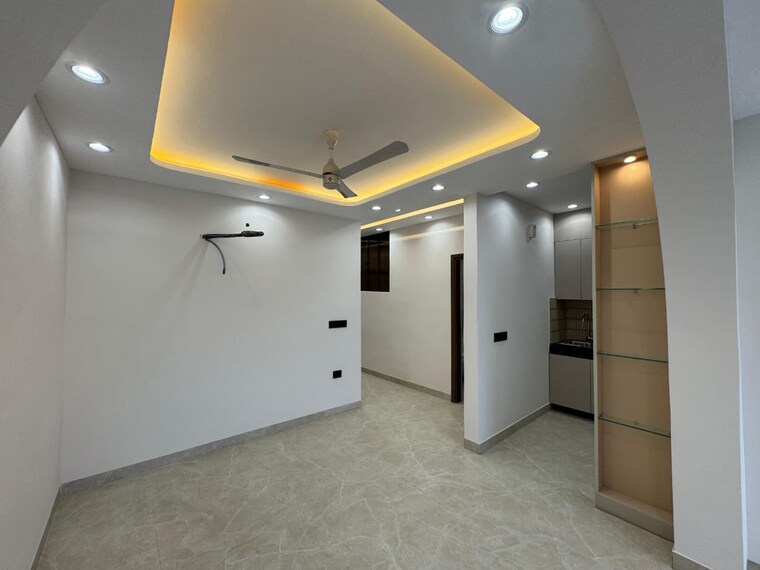 Room, east of kailash 3 Bedroom 1500 Sq.Ft. Apartment In East Of Kailash Delhi 9381006