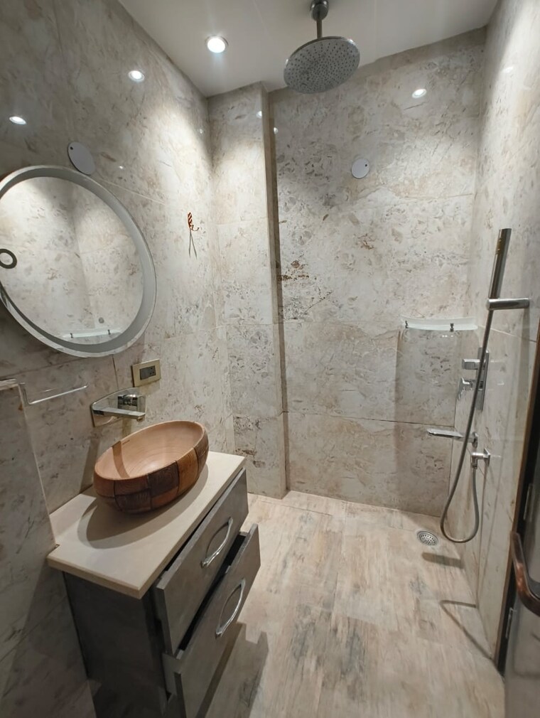 Bathroom, greater kailash i 3 Bedroom 1800 Sq.Ft. Apartment In Greater Kailash I Delhi 9381015