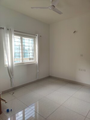 Room in 2 BHK Apartment at Prestige High Fields, Gachibowli – for Rent