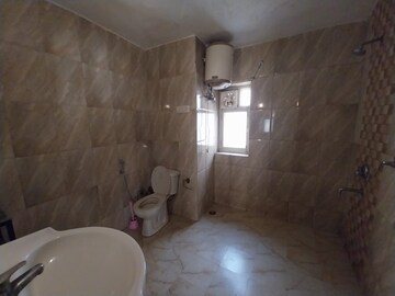 Bathroom in 3 BHK Independent House at Sheikh Sarai – for Rent
