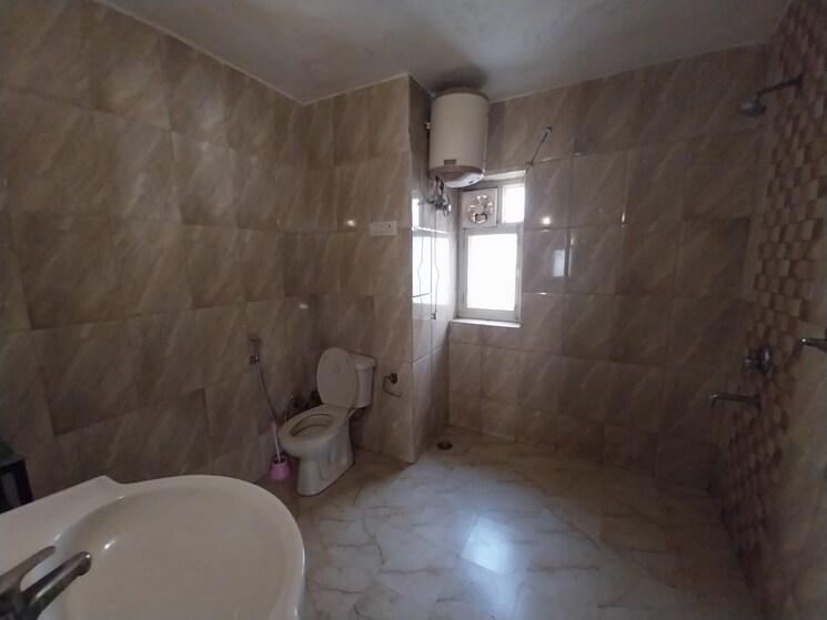 Bathroom, sheikh sarai 3 Bedroom 2000 Sq.Ft. Independent House In Sheikh Sarai Delhi 9381030