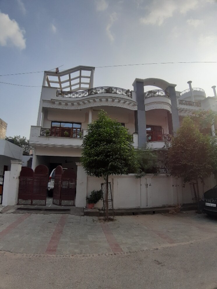 Exterior View, indira nagar 4 Bedroom 2800 Sq.Ft. Independent House In Indira Nagar Lucknow 9381042