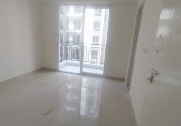 Room in 2 BHK Apartment at Signature Global The Millennia, Sector 37d – for Rent