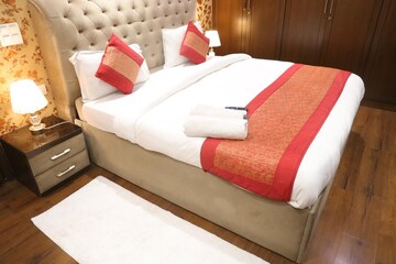 Bedroom in 3 BHK Apartment at Saket – for Rent