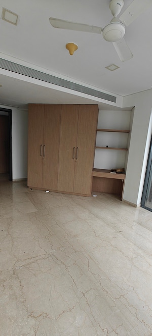 Room in 3 BHK Apartment at Omkar 1973, Worli – for Rent